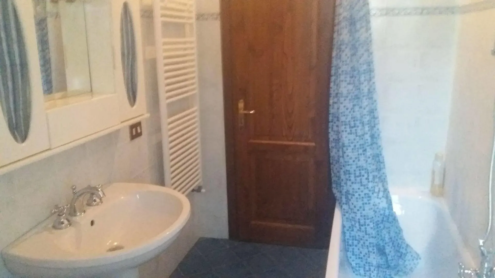 Azzurre Beb Bed & Breakfast Laterina